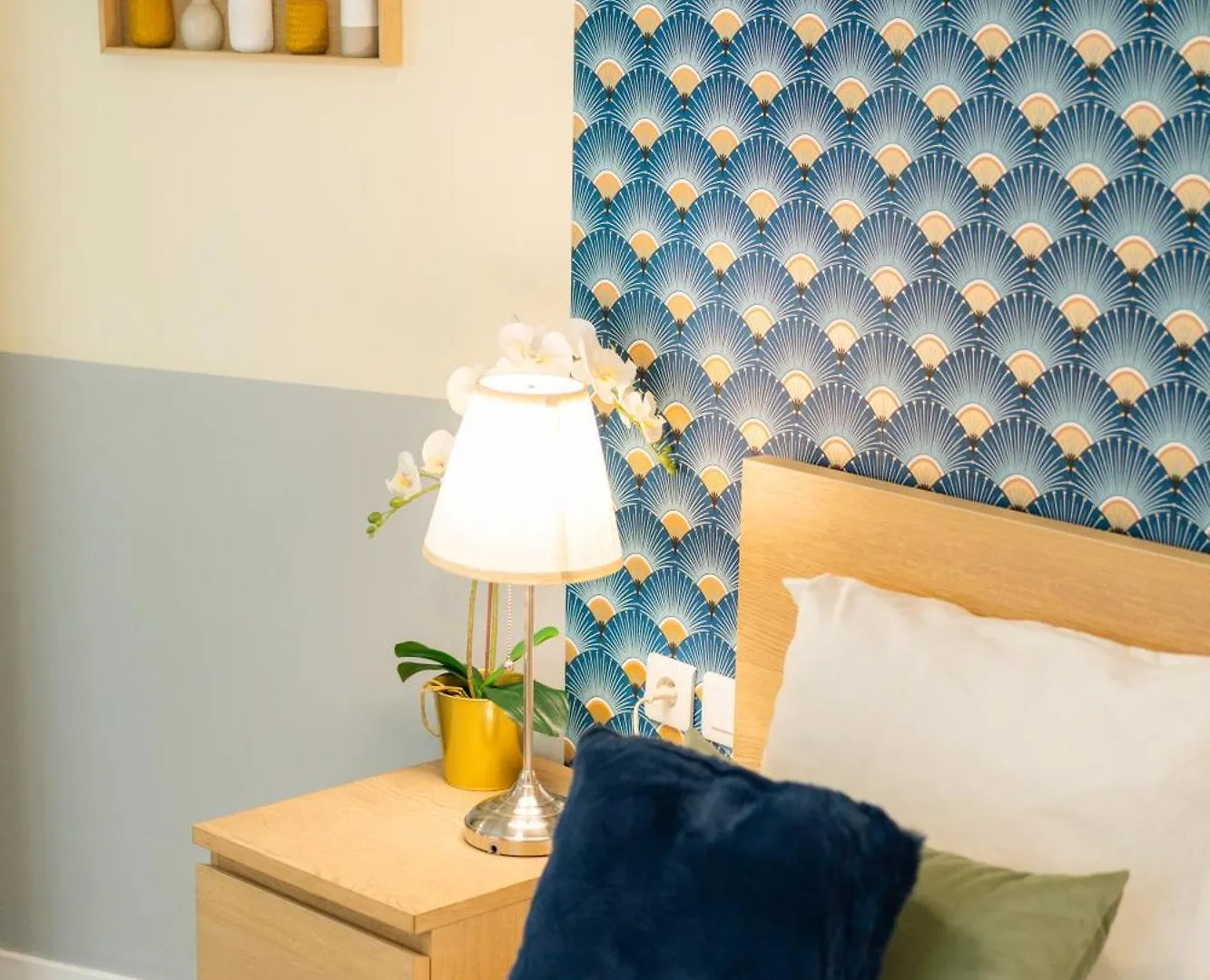 Beautiful Yellow Apartment Near Marais And Bastille Paris
