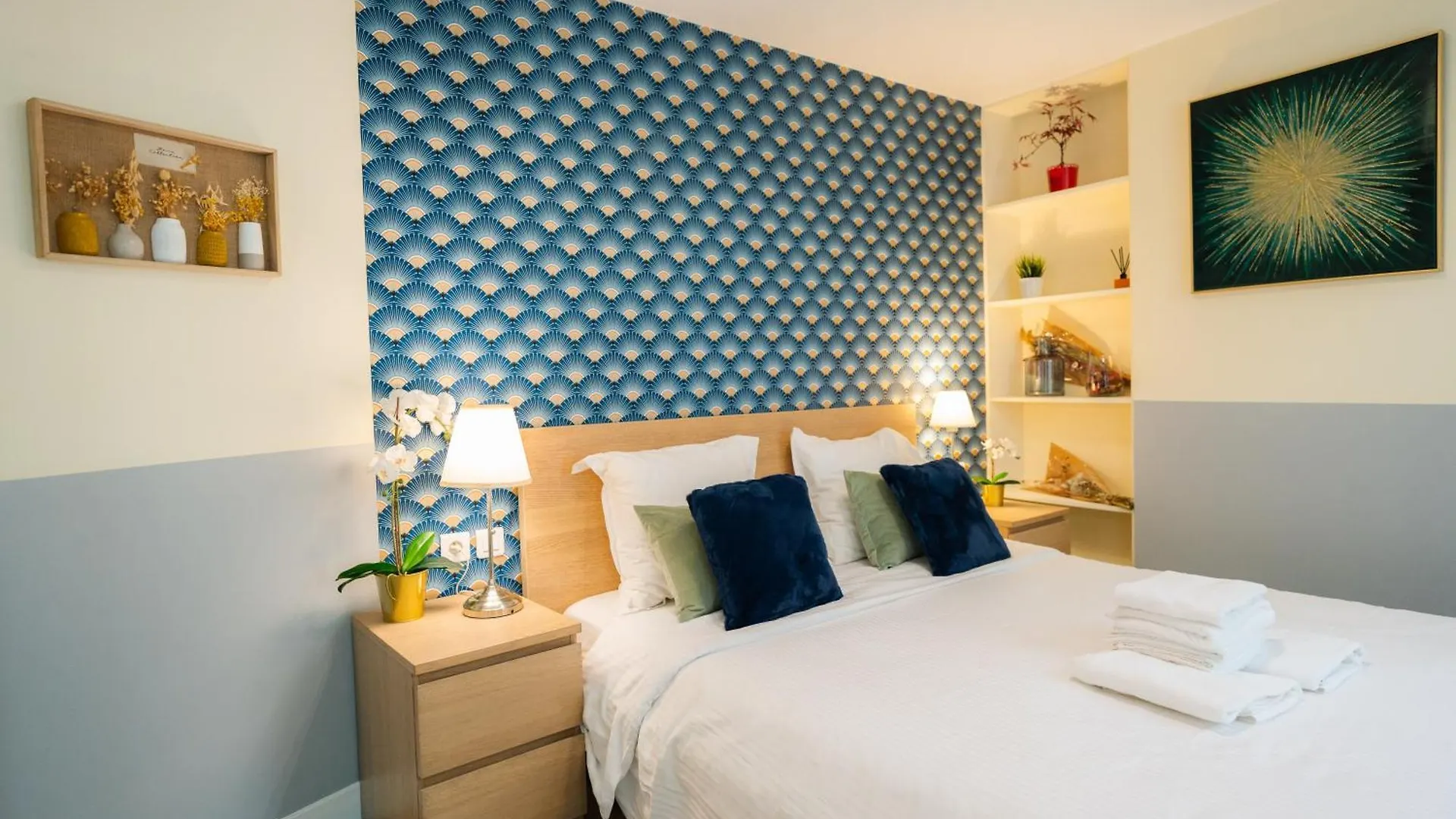 Beautiful Yellow Apartment Near Marais And Bastille Paris