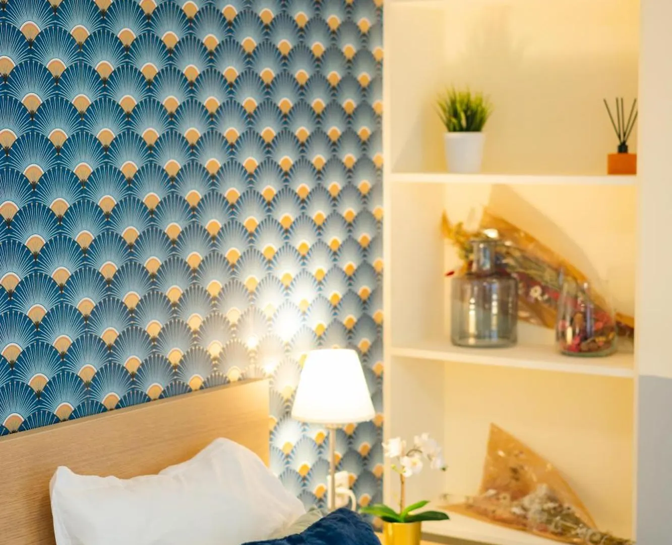 Beautiful Yellow Apartment Near Marais And Bastille Paris